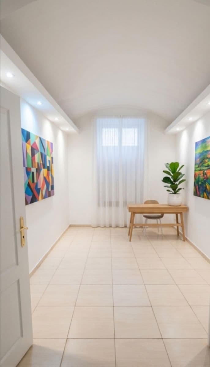 Pronájem bytu 2+kk 55 m², Žitomírská, Praha, Praha Pronájem bytu 2+kk 55 m², Žitomírská, Praha, Praha