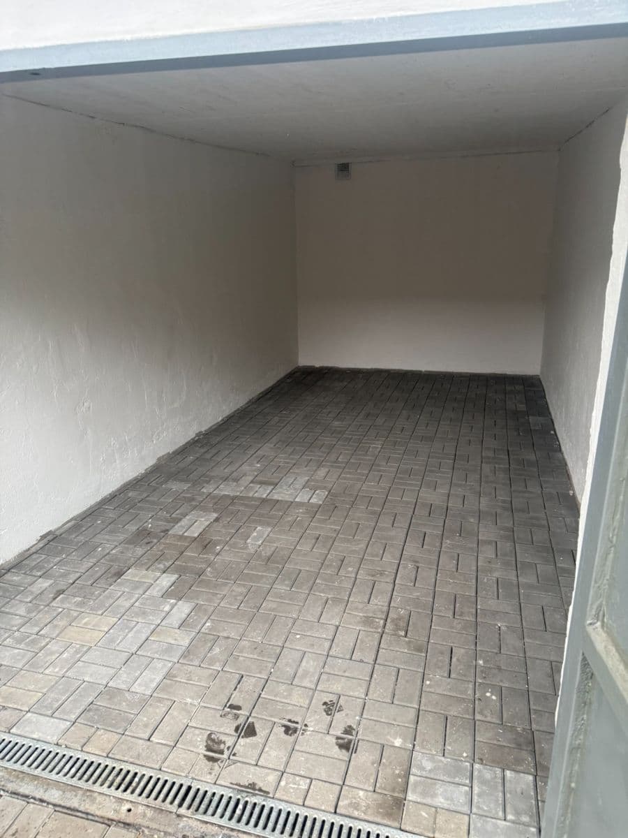 Pronájem garáže 21 m², Sionkova, Ostrava, Moravskoslezský kraj Pronájem garáže 21 m², Sionkova, Ostrava, Moravskoslezský kraj