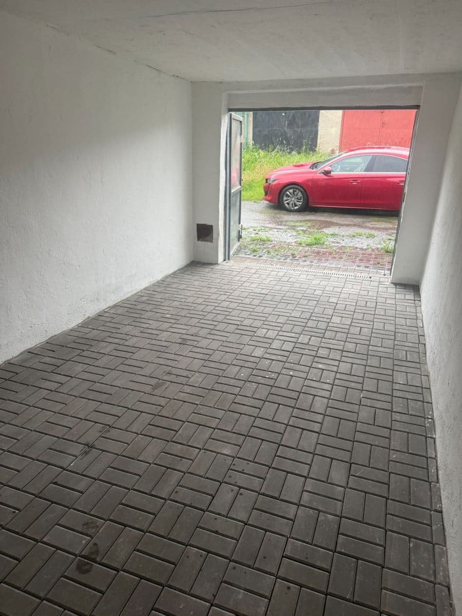 Pronájem garáže 21 m², Sionkova, Ostrava, Moravskoslezský kraj Pronájem garáže 21 m², Sionkova, Ostrava, Moravskoslezský kraj