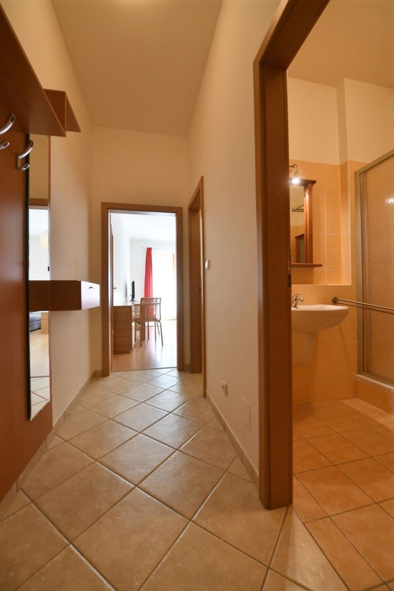 Pronájem bytu 2+kk 53 m², Pod Haltýřem, Praha, Praha Pronájem bytu 2+kk 53 m², Pod Haltýřem, Praha, Praha
