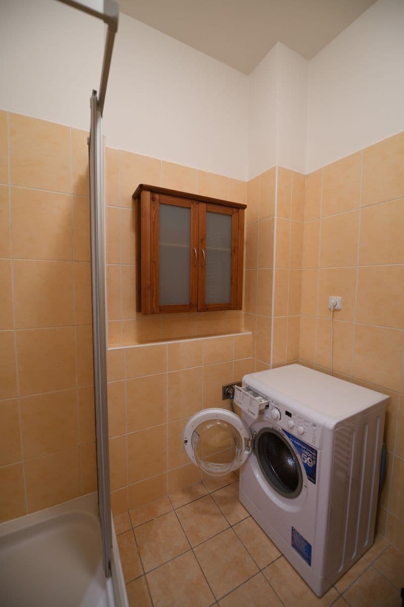 Pronájem bytu 2+kk 53 m², Pod Haltýřem, Praha, Praha Pronájem bytu 2+kk 53 m², Pod Haltýřem, Praha, Praha