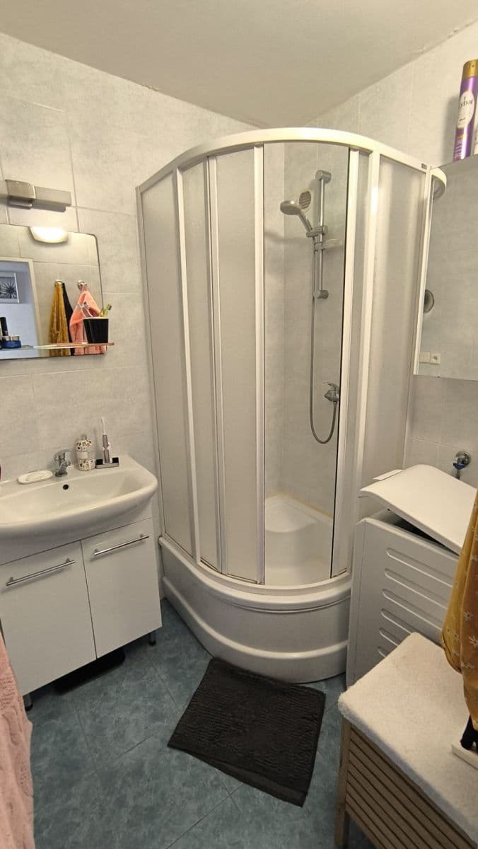 Pronájem bytu 3+1 71 m², Rezlerova, Praha, Praha Pronájem bytu 3+1 71 m², Rezlerova, Praha, Praha