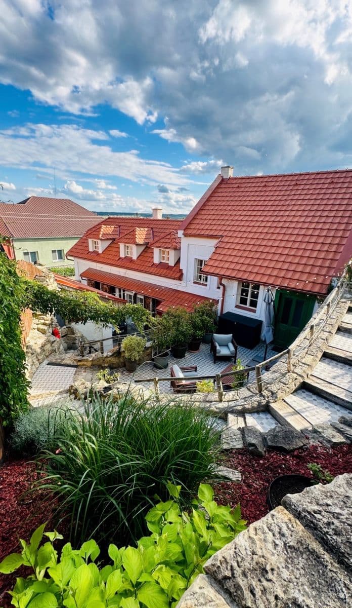 Pronájem domu 250 m², pozemek 400 m², Třebusice, Středočeský kraj Pronájem domu 250 m², pozemek 400 m², Třebusice, Středočeský kraj