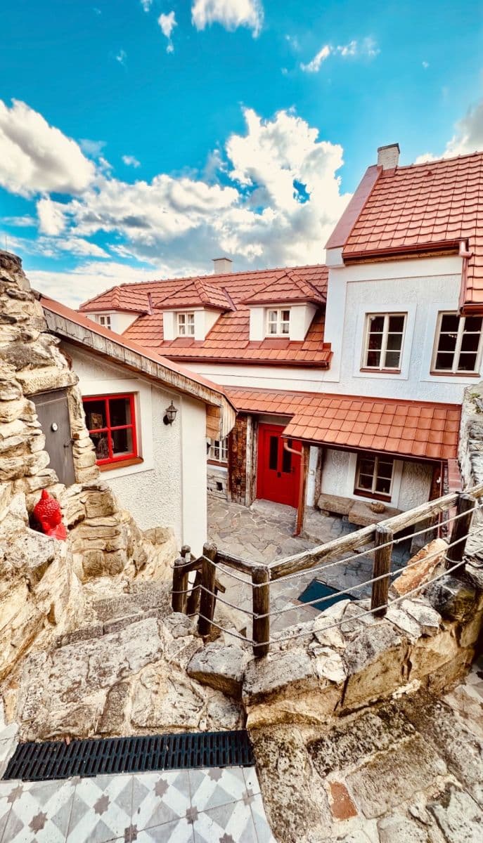 Pronájem domu 250 m², pozemek 400 m², Třebusice, Středočeský kraj Pronájem domu 250 m², pozemek 400 m², Třebusice, Středočeský kraj