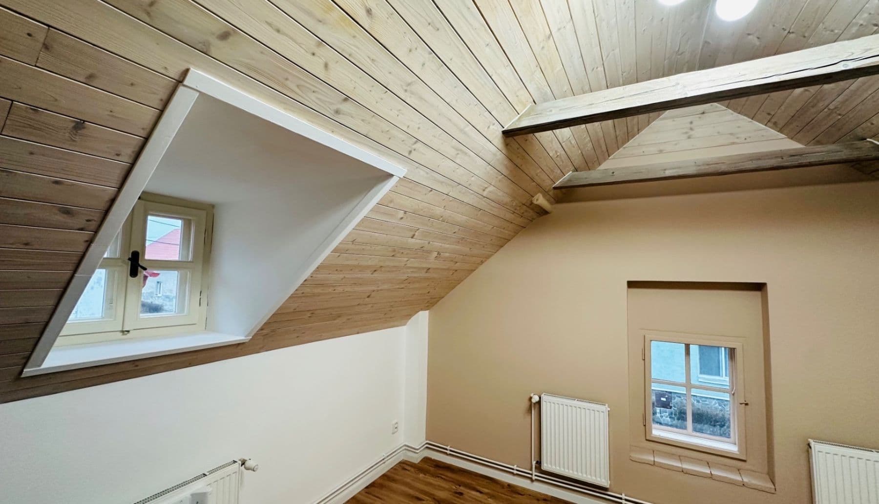 Pronájem domu 250 m², pozemek 400 m², Třebusice, Středočeský kraj Pronájem domu 250 m², pozemek 400 m², Třebusice, Středočeský kraj