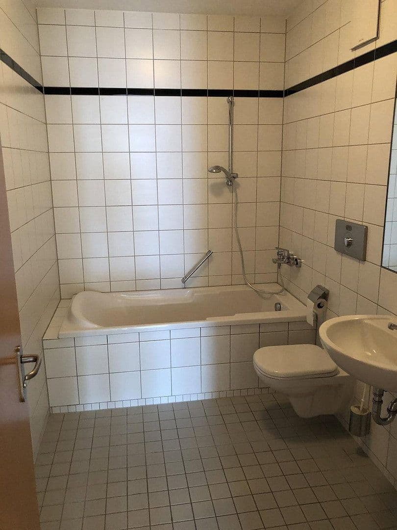 Prodej bytu 3+1 92 m², Berlin, Berlín Prodej bytu 3+1 92 m², Berlin, Berlín