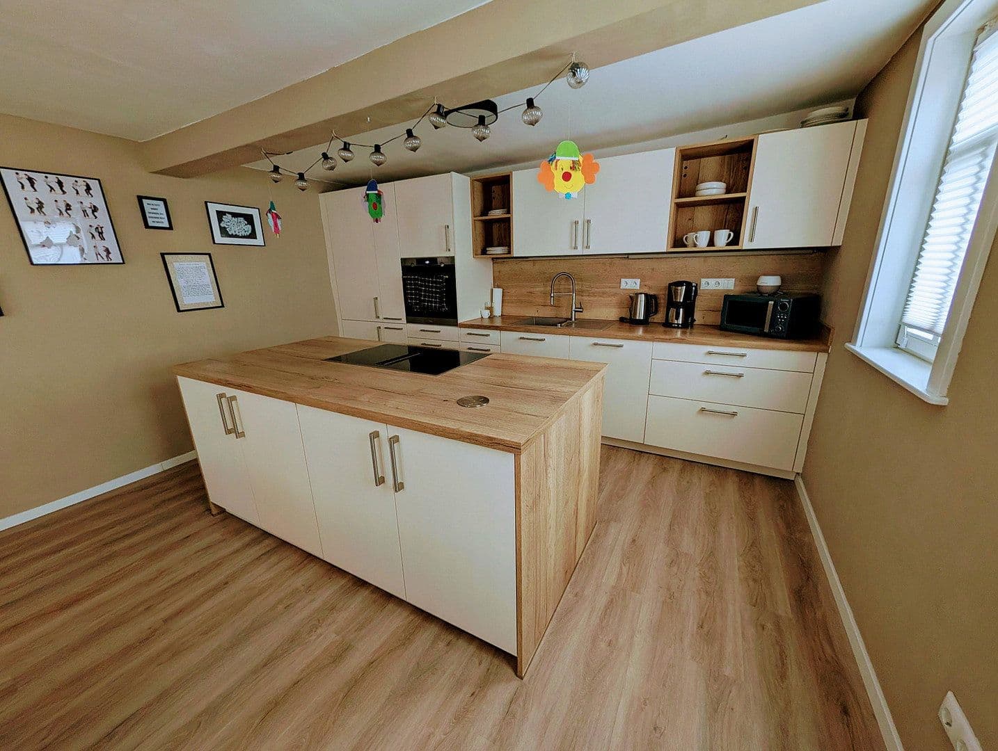 Prodej domu 117 m², pozemek 300 m², Bruchköbel, Hessen Prodej domu 117 m², pozemek 300 m², Bruchköbel, Hessen