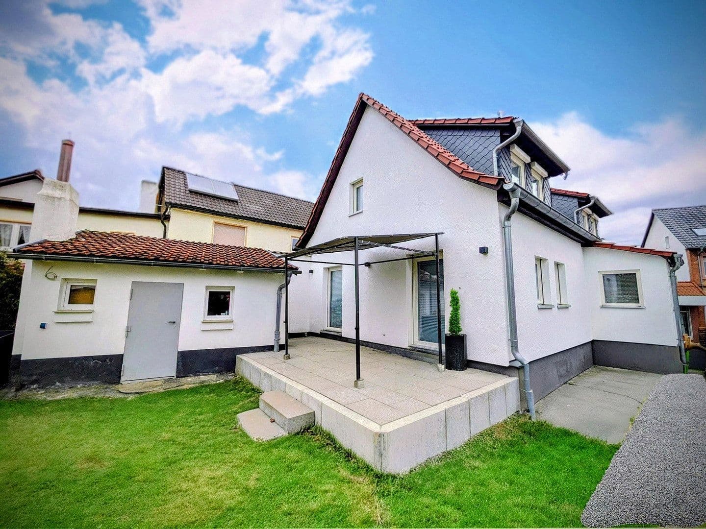 Prodej domu 117 m², pozemek 300 m², Bruchköbel, Hessen Prodej domu 117 m², pozemek 300 m², Bruchköbel, Hessen