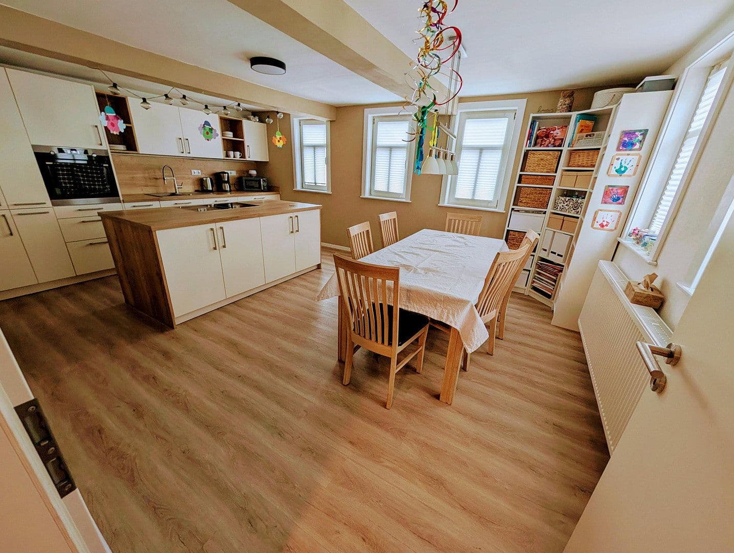 Prodej domu 117 m², pozemek 300 m², Bruchköbel, Hessen Prodej domu 117 m², pozemek 300 m², Bruchköbel, Hessen