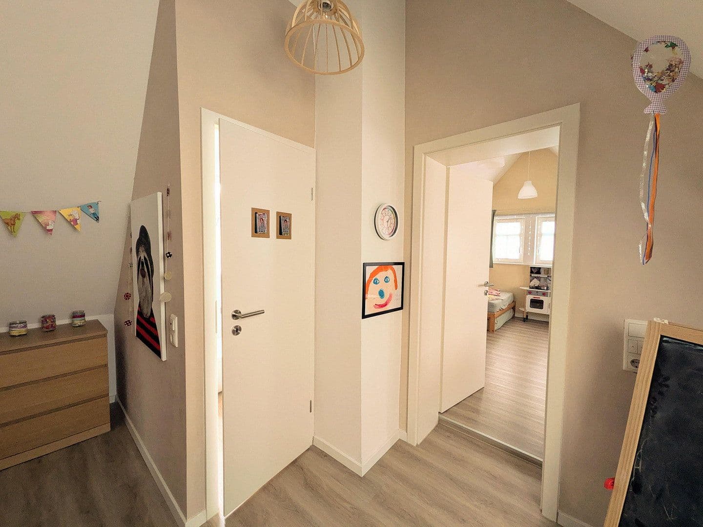 Prodej domu 117 m², pozemek 300 m², Bruchköbel, Hessen Prodej domu 117 m², pozemek 300 m², Bruchköbel, Hessen