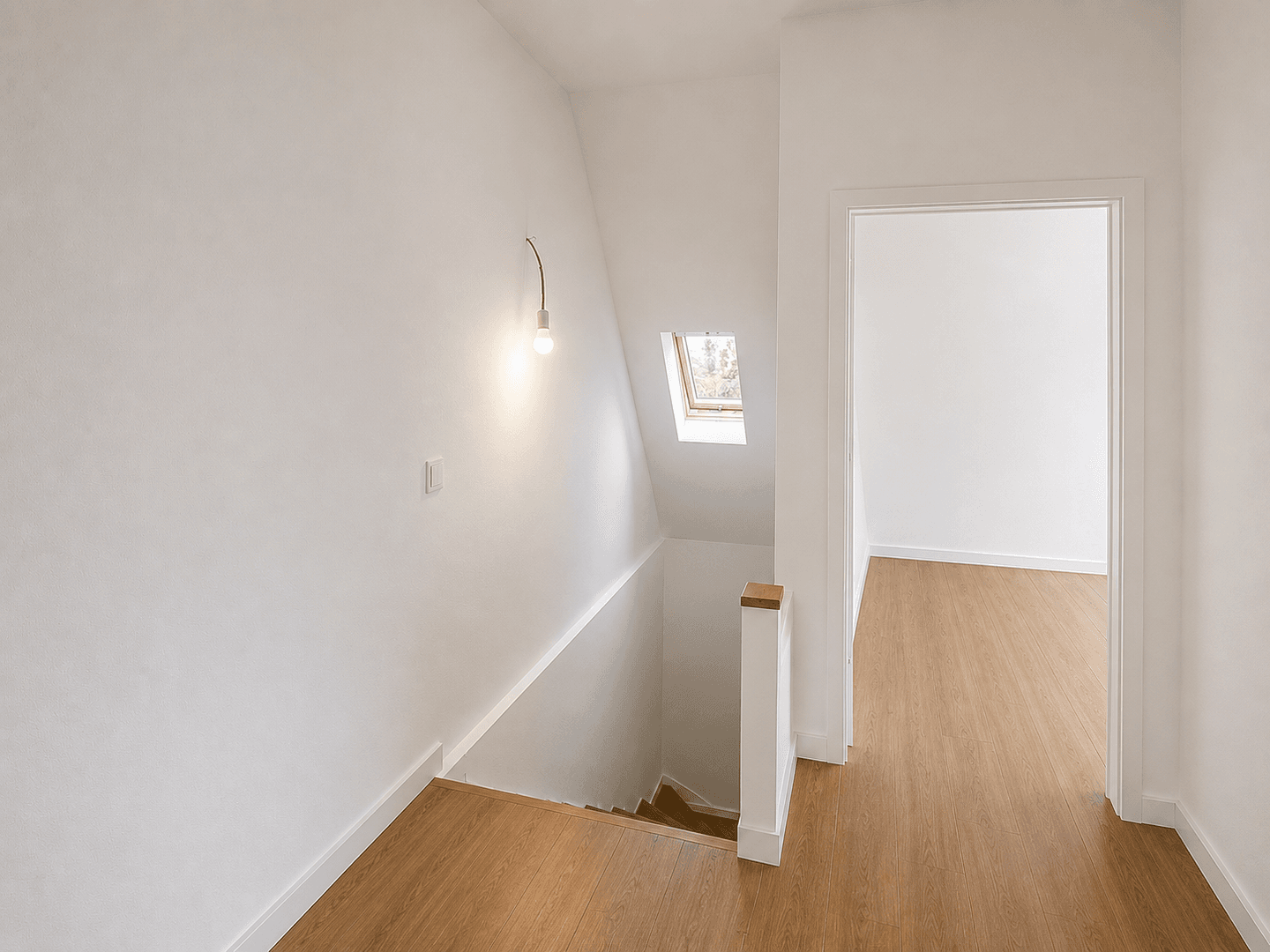 Pronájem domu 130 m², pozemek 461 m², Cottbus, Braniborsko Pronájem domu 130 m², pozemek 461 m², Cottbus, Braniborsko