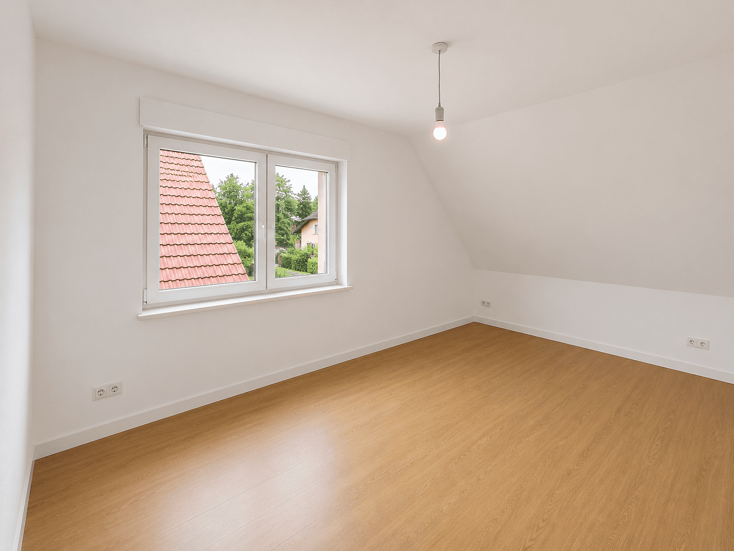 Pronájem domu 130 m², pozemek 461 m², Cottbus, Braniborsko Pronájem domu 130 m², pozemek 461 m², Cottbus, Braniborsko