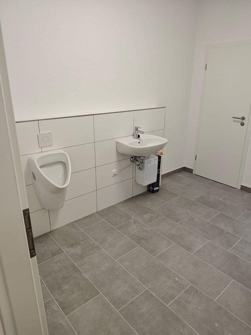 Pronájem kanceláře 30 m², Karlsruhe, Bádensko-Württembersko Pronájem kanceláře 30 m², Karlsruhe, Bádensko-Württembersko