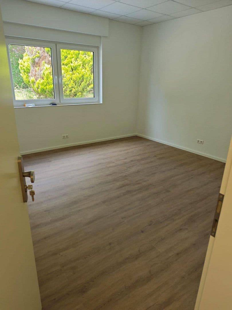Pronájem kanceláře 30 m², Karlsruhe, Bádensko-Württembersko Pronájem kanceláře 30 m², Karlsruhe, Bádensko-Württembersko