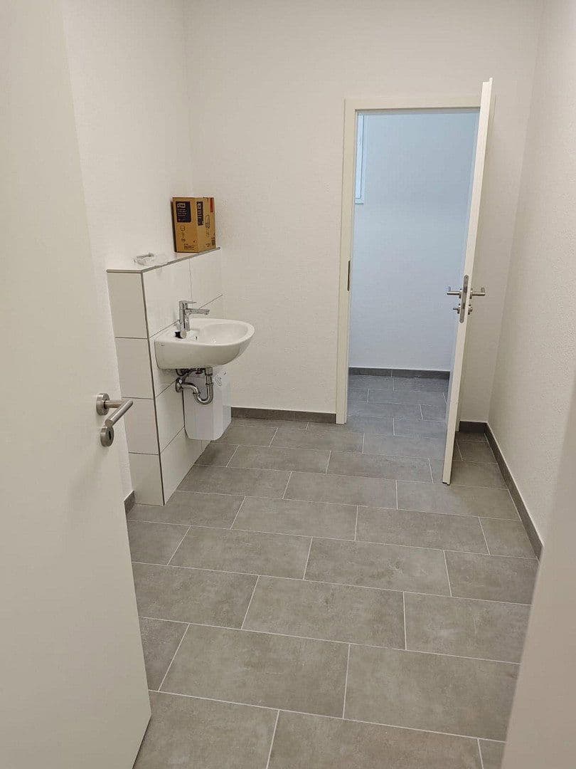 Pronájem kanceláře 30 m², Karlsruhe, Bádensko-Württembersko Pronájem kanceláře 30 m², Karlsruhe, Bádensko-Württembersko
