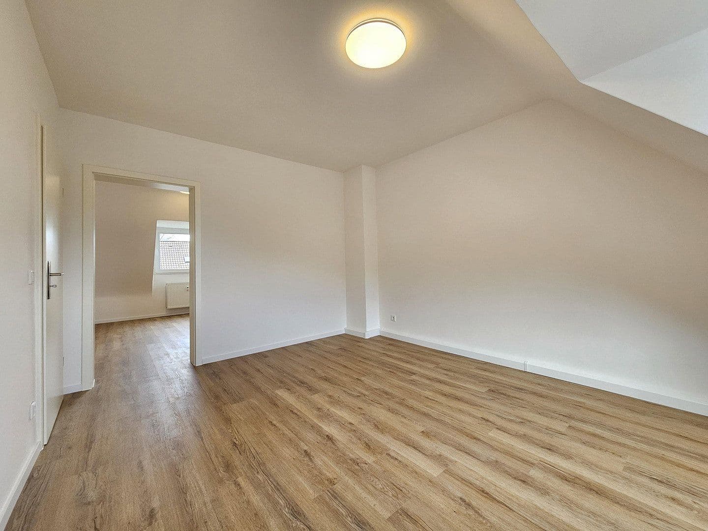 Pronájem bytu 4+1 75 m², Ernestinenstr. 17, Essen, Severní Porýní-Vestfálsko Pronájem bytu 4+1 75 m², Ernestinenstr. 17, Essen, Severní Porýní-Vestfálsko
