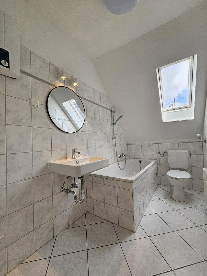 Pronájem bytu 4+1 75 m², Ernestinenstr. 17, Essen, Severní Porýní-Vestfálsko Pronájem bytu 4+1 75 m², Ernestinenstr. 17, Essen, Severní Porýní-Vestfálsko