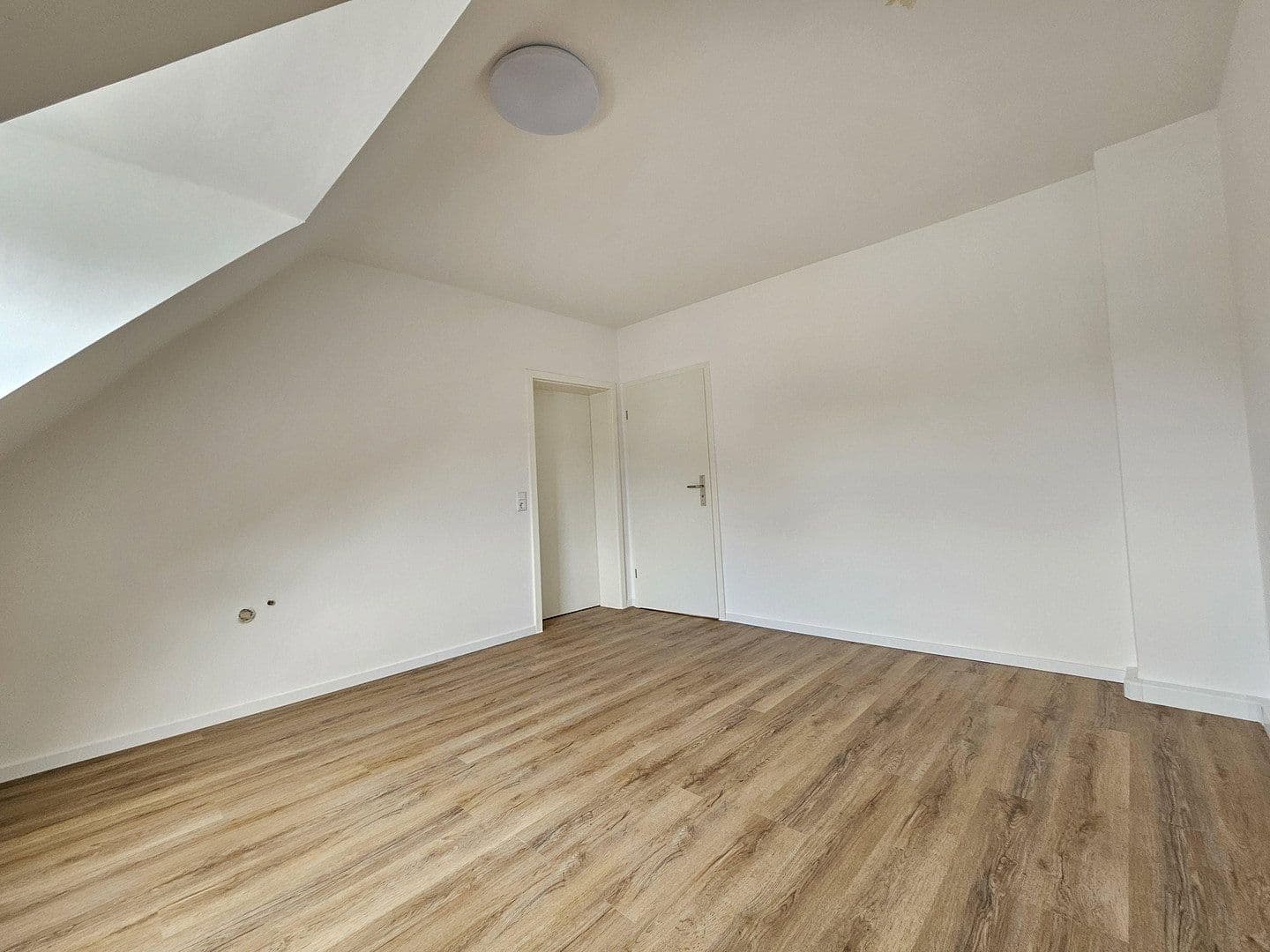 Pronájem bytu 4+1 75 m², Ernestinenstr. 17, Essen, Severní Porýní-Vestfálsko Pronájem bytu 4+1 75 m², Ernestinenstr. 17, Essen, Severní Porýní-Vestfálsko