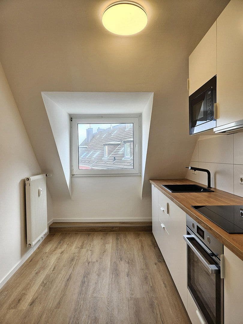 Pronájem bytu 4+1 75 m², Ernestinenstr. 17, Essen, Severní Porýní-Vestfálsko Pronájem bytu 4+1 75 m², Ernestinenstr. 17, Essen, Severní Porýní-Vestfálsko