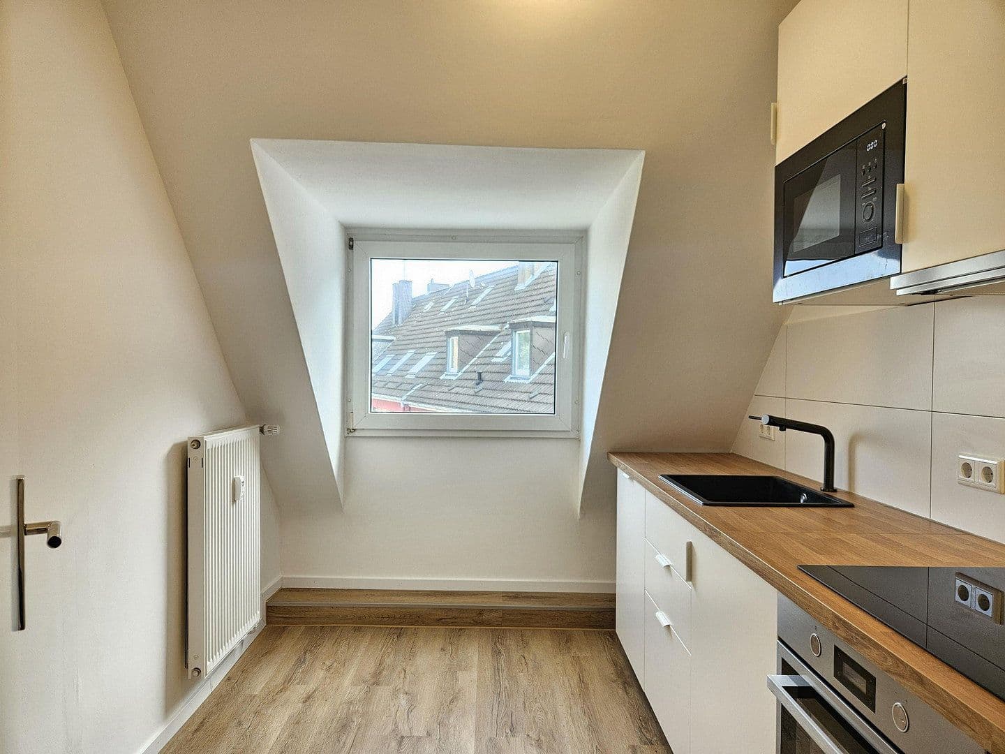 Pronájem bytu 4+1 75 m², Ernestinenstr. 17, Essen, Severní Porýní-Vestfálsko Pronájem bytu 4+1 75 m², Ernestinenstr. 17, Essen, Severní Porýní-Vestfálsko