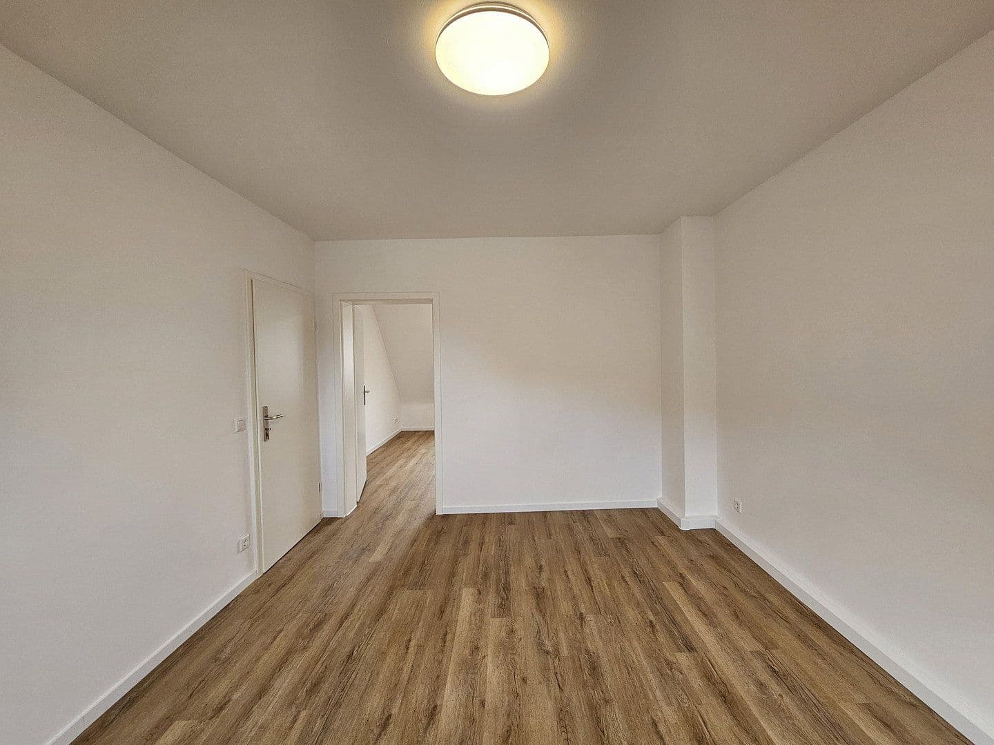 Pronájem bytu 4+1 75 m², Ernestinenstr. 17, Essen, Severní Porýní-Vestfálsko Pronájem bytu 4+1 75 m², Ernestinenstr. 17, Essen, Severní Porýní-Vestfálsko