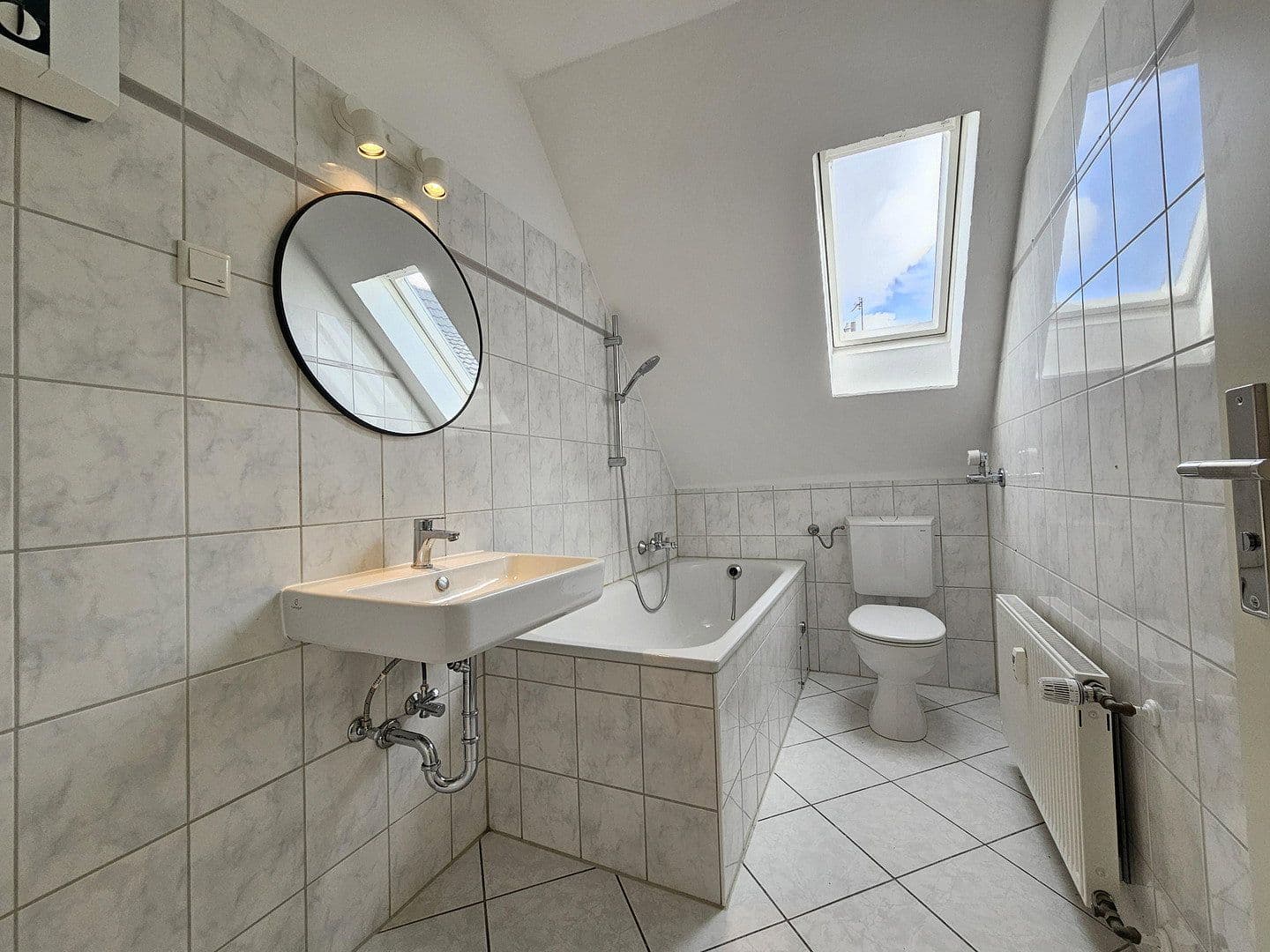Pronájem bytu 4+1 75 m², Ernestinenstr. 17, Essen, Severní Porýní-Vestfálsko Pronájem bytu 4+1 75 m², Ernestinenstr. 17, Essen, Severní Porýní-Vestfálsko