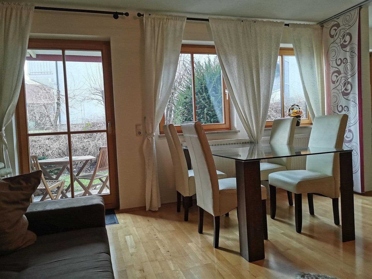 Pronájem bytu 2+1 55 m², Bannewitz, Sasko Pronájem bytu 2+1 55 m², Bannewitz, Sasko