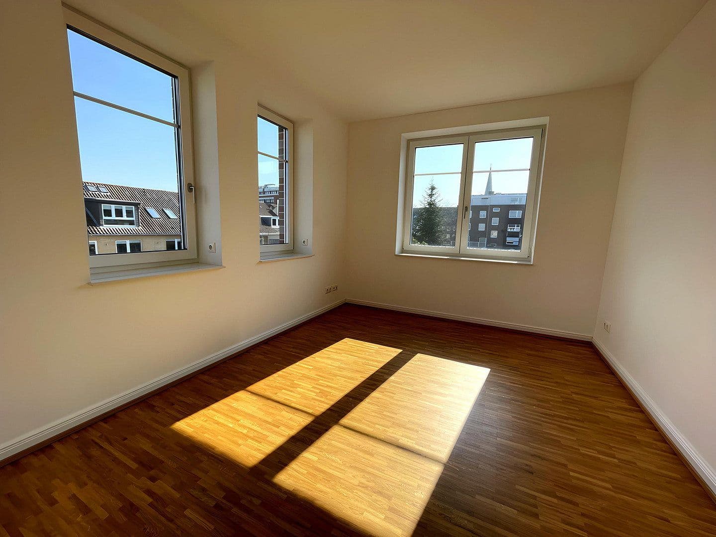 Pronájem bytu 3+1 105 m², Schulstraße 60a, Elmshorn, Šlesvicko-Holštýnsko Pronájem bytu 3+1 105 m², Schulstraße 60a, Elmshorn, Šlesvicko-Holštýnsko