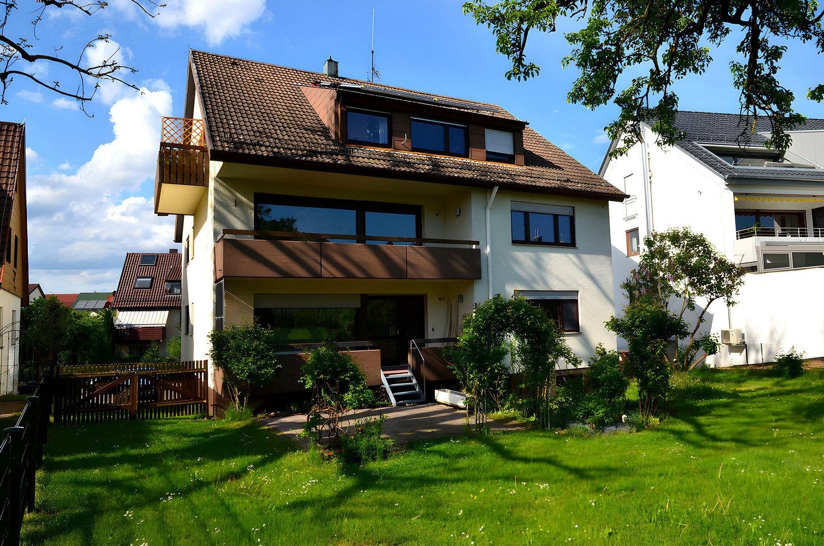 Pronájem bytu 5+1 126 m², Schulstraße 33, Leinfelden-Echterdingen, Bádensko-Württembersko Pronájem bytu 5+1 126 m², Schulstraße 33, Leinfelden-Echterdingen, Bádensko-Württembersko