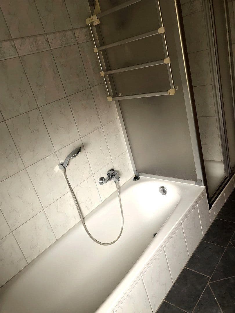 Pronájem bytu 5+1 135 m², Schulstraße 30, Pohlheim, Hessen Pronájem bytu 5+1 135 m², Schulstraße 30, Pohlheim, Hessen