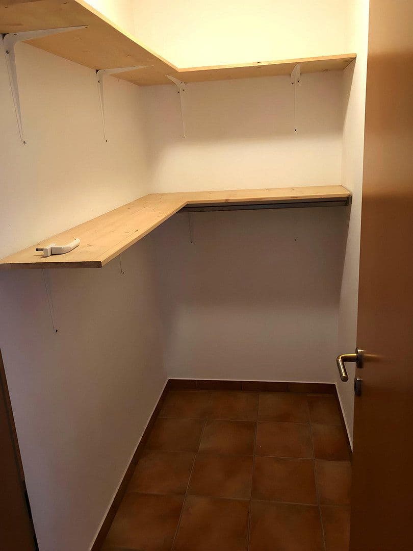Pronájem bytu 5+1 135 m², Schulstraße 30, Pohlheim, Hessen Pronájem bytu 5+1 135 m², Schulstraße 30, Pohlheim, Hessen