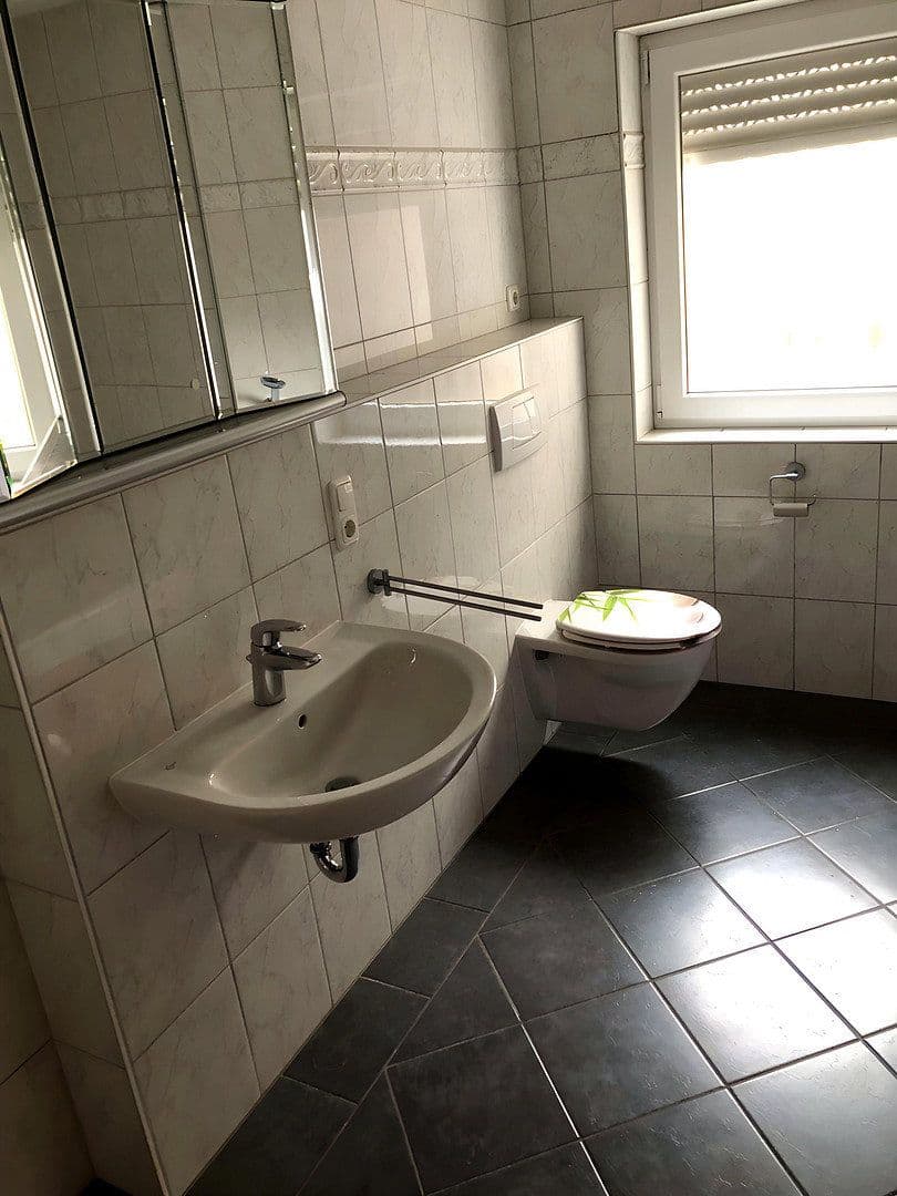 Pronájem bytu 5+1 135 m², Schulstraße 30, Pohlheim, Hessen Pronájem bytu 5+1 135 m², Schulstraße 30, Pohlheim, Hessen