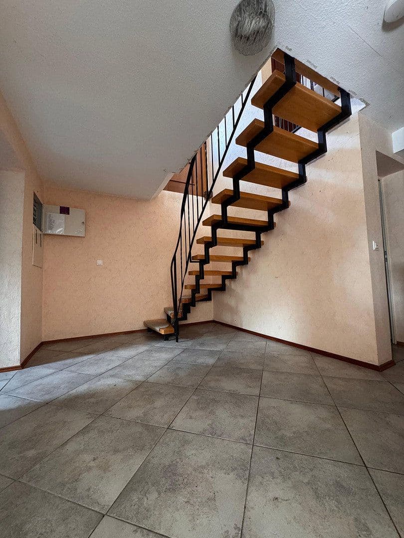 Prodej domu 140 m², pozemek 700 m², Hüttenberg, Hessen Prodej domu 140 m², pozemek 700 m², Hüttenberg, Hessen
