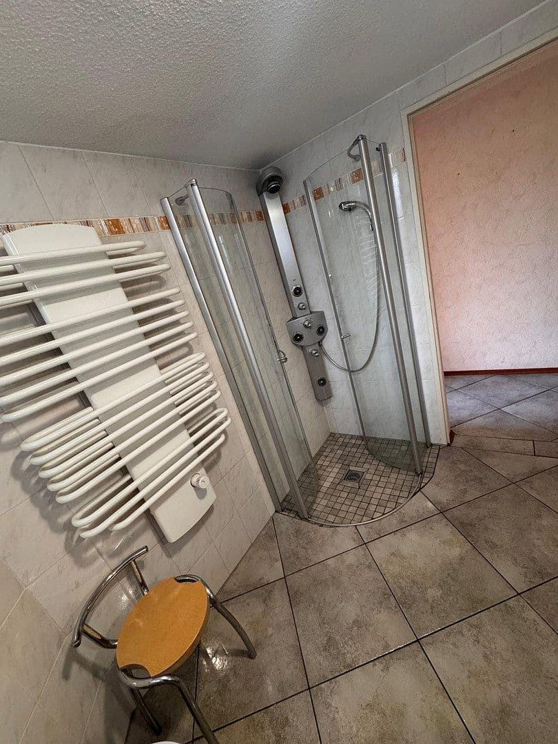 Prodej domu 140 m², pozemek 700 m², Hüttenberg, Hessen Prodej domu 140 m², pozemek 700 m², Hüttenberg, Hessen