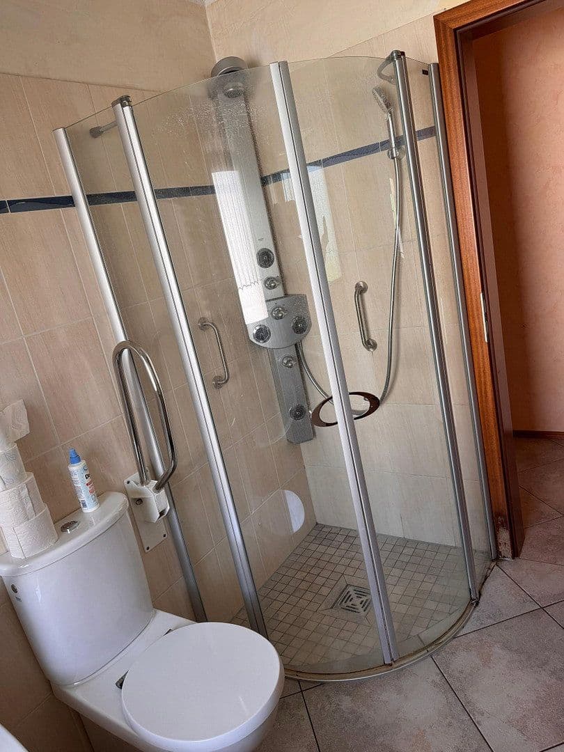 Prodej domu 140 m², pozemek 700 m², Hüttenberg, Hessen Prodej domu 140 m², pozemek 700 m², Hüttenberg, Hessen