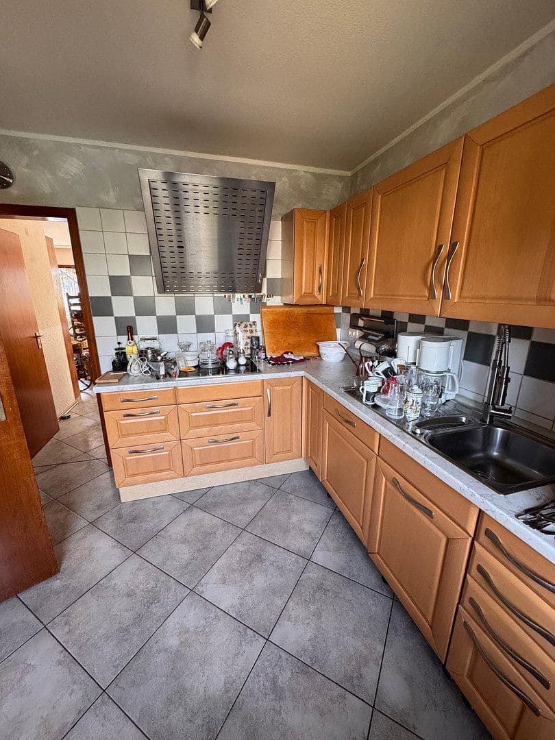Prodej domu 140 m², pozemek 700 m², Hüttenberg, Hessen Prodej domu 140 m², pozemek 700 m², Hüttenberg, Hessen