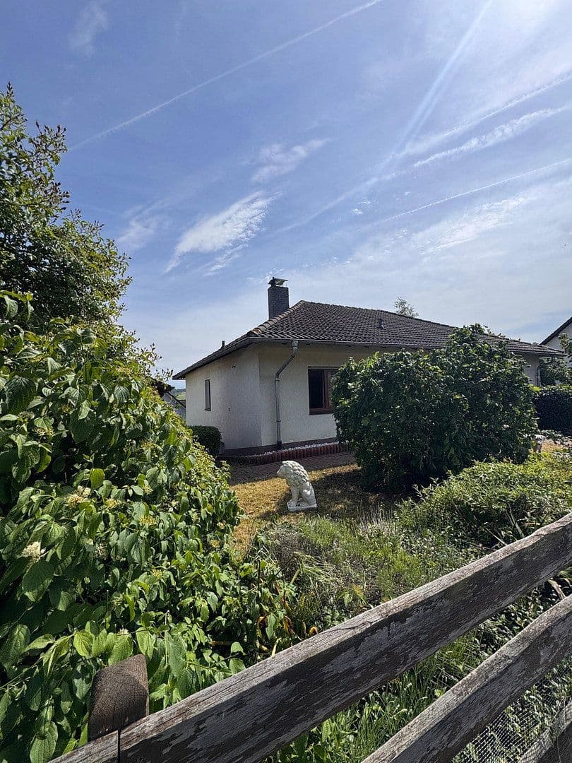 Prodej domu 140 m², pozemek 700 m², Hüttenberg, Hessen Prodej domu 140 m², pozemek 700 m², Hüttenberg, Hessen