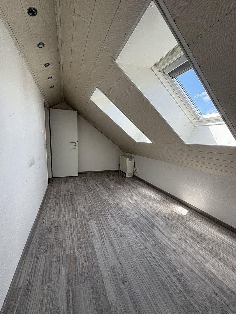Prodej bytu 4+1 79 m², Bruchköbel, Hessen Prodej bytu 4+1 79 m², Bruchköbel, Hessen