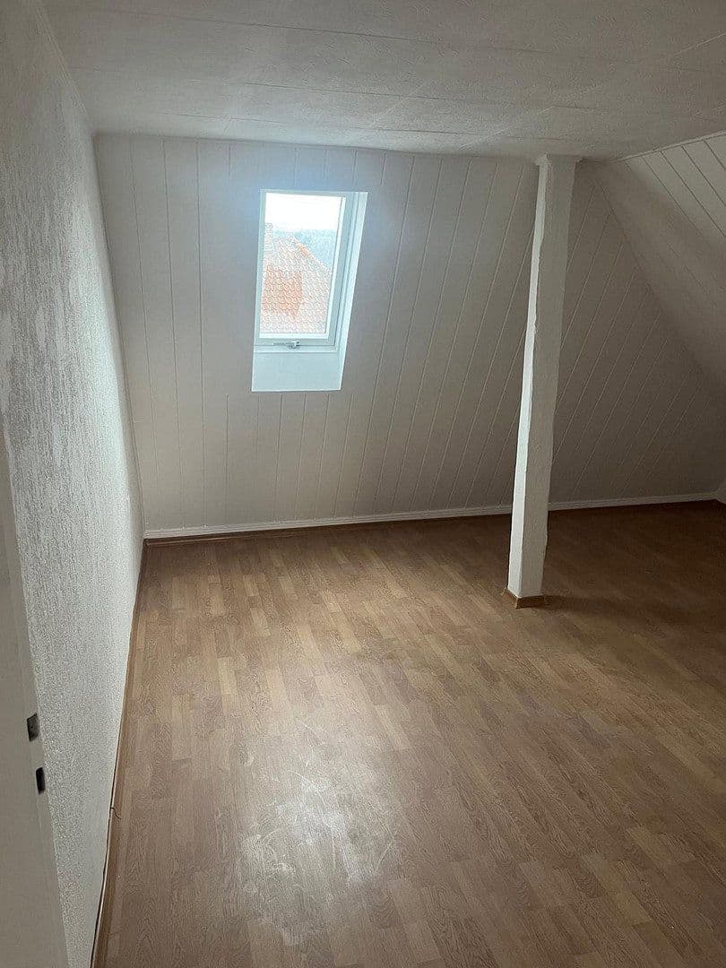 Pronájem bytu 3+1 83 m², Schillerstr 24, Bad Pyrmont, Dolní Sasko Pronájem bytu 3+1 83 m², Schillerstr 24, Bad Pyrmont, Dolní Sasko