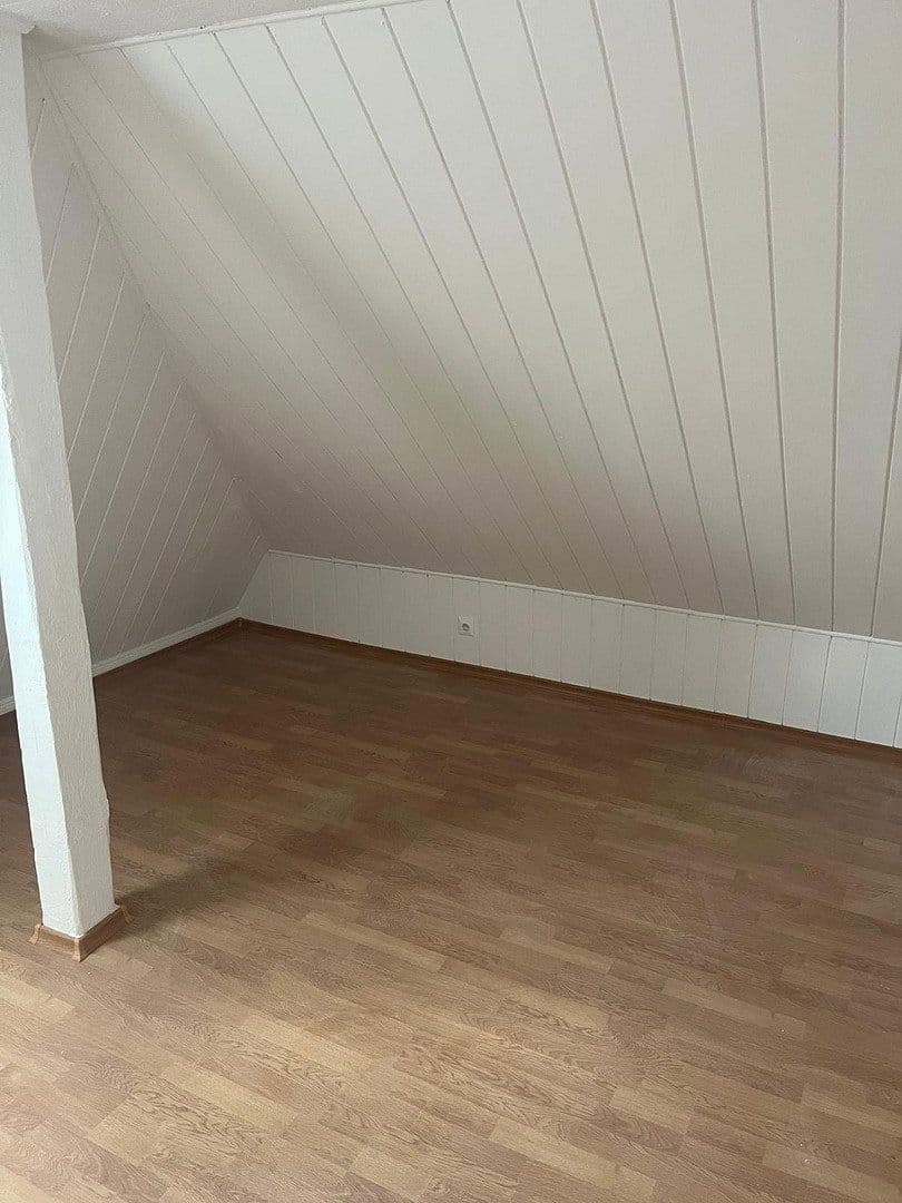 Pronájem bytu 3+1 83 m², Schillerstr 24, Bad Pyrmont, Dolní Sasko Pronájem bytu 3+1 83 m², Schillerstr 24, Bad Pyrmont, Dolní Sasko