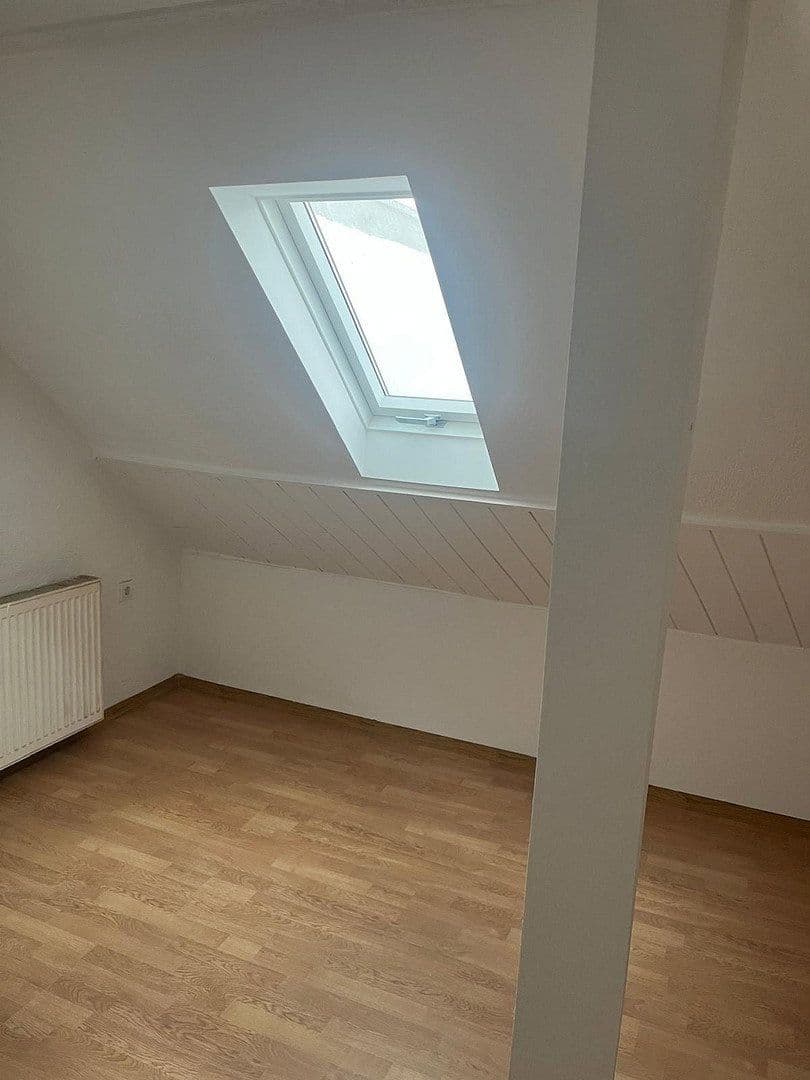 Pronájem bytu 3+1 83 m², Schillerstr 24, Bad Pyrmont, Dolní Sasko Pronájem bytu 3+1 83 m², Schillerstr 24, Bad Pyrmont, Dolní Sasko
