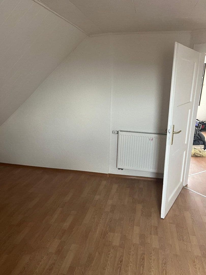 Pronájem bytu 3+1 83 m², Schillerstr 24, Bad Pyrmont, Dolní Sasko Pronájem bytu 3+1 83 m², Schillerstr 24, Bad Pyrmont, Dolní Sasko