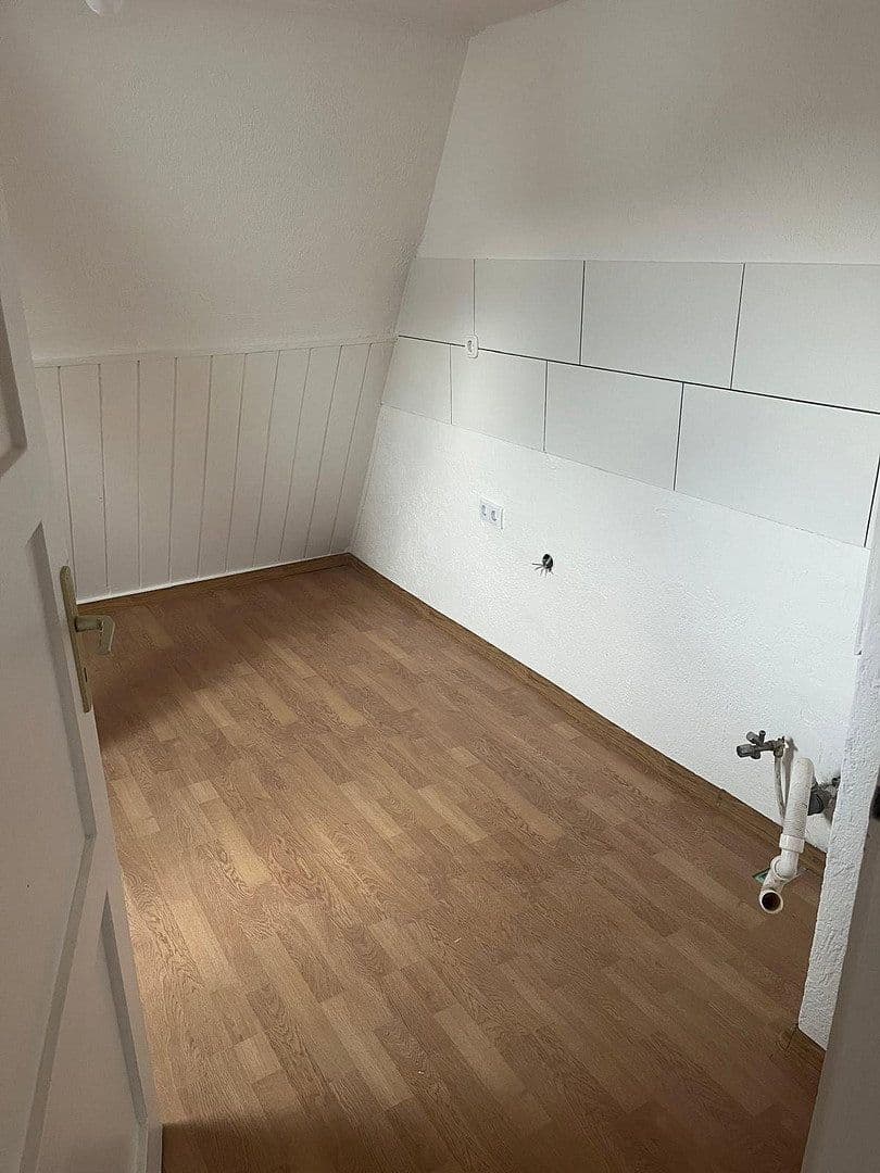 Pronájem bytu 3+1 83 m², Schillerstr 24, Bad Pyrmont, Dolní Sasko Pronájem bytu 3+1 83 m², Schillerstr 24, Bad Pyrmont, Dolní Sasko
