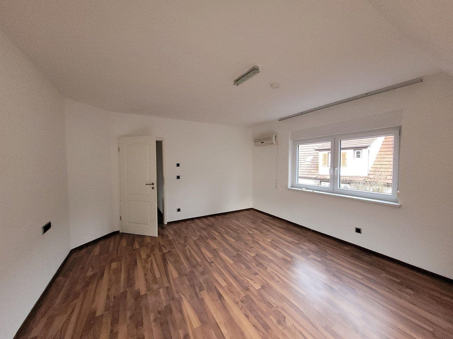 Prodej domu 291 m², pozemek 356 m², Ostfildern, Bádensko-Württembersko Prodej domu 291 m², pozemek 356 m², Ostfildern, Bádensko-Württembersko