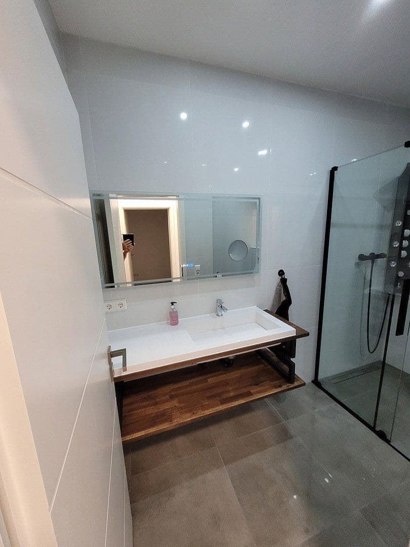 Prodej domu 291 m², pozemek 356 m², Ostfildern, Bádensko-Württembersko Prodej domu 291 m², pozemek 356 m², Ostfildern, Bádensko-Württembersko