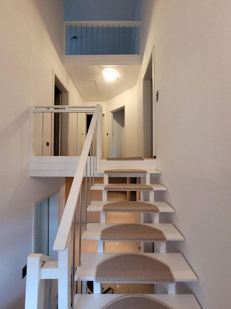 Prodej domu 291 m², pozemek 356 m², Ostfildern, Bádensko-Württembersko Prodej domu 291 m², pozemek 356 m², Ostfildern, Bádensko-Württembersko