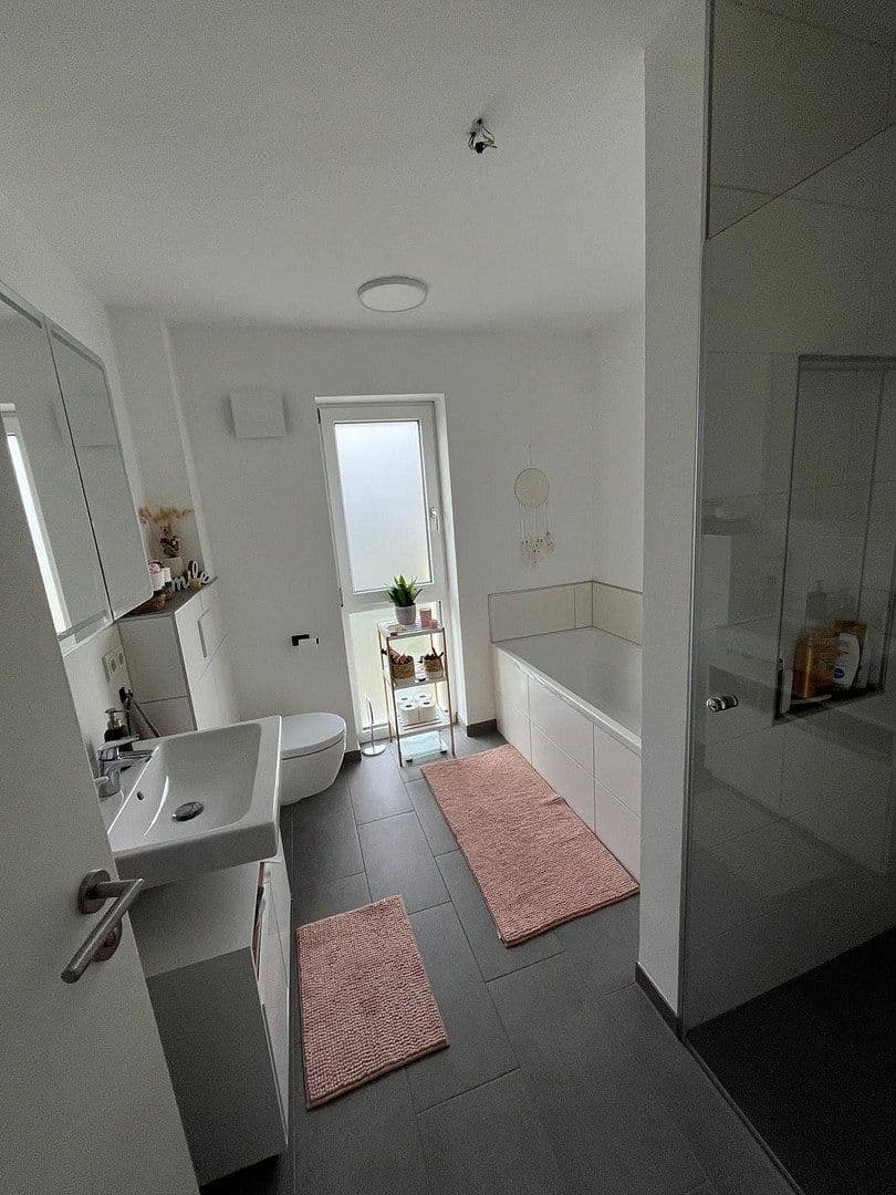 Pronájem bytu 2+1 77 m², Neunkirchen-Seelscheid, Severní Porýní-Vestfálsko Pronájem bytu 2+1 77 m², Neunkirchen-Seelscheid, Severní Porýní-Vestfálsko