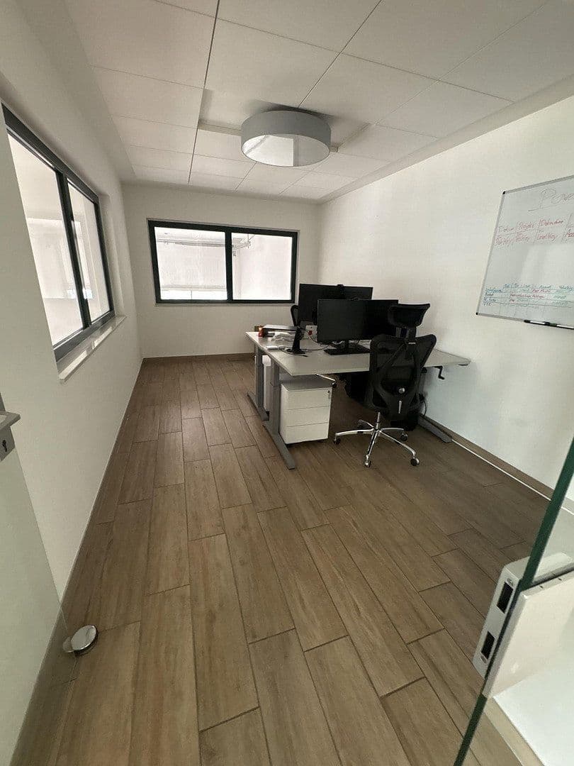 Pronájem kanceláře 45 m², Porschestraße 23, Winsen (Luhe), Dolní Sasko Pronájem kanceláře 45 m², Porschestraße 23, Winsen (Luhe), Dolní Sasko