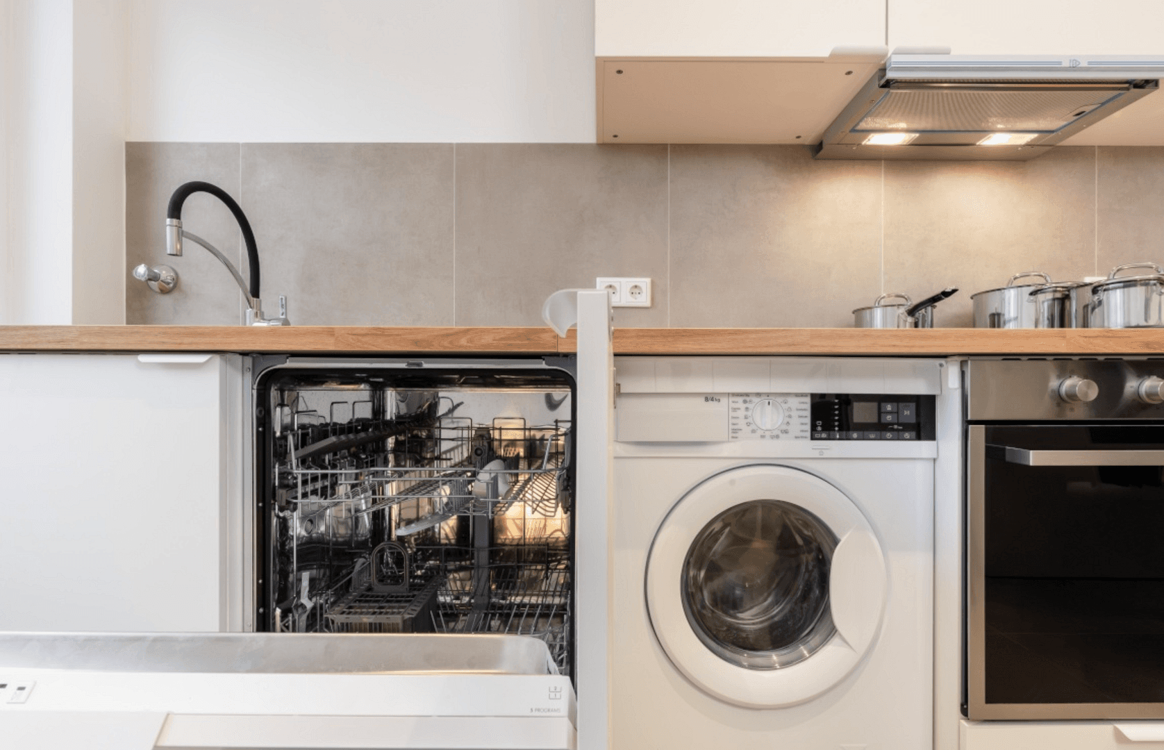 Pronájem bytu 15 m², Meineckestr. 57, Düsseldorf, Severní Porýní-Vestfálsko Pronájem bytu 15 m², Meineckestr. 57, Düsseldorf, Severní Porýní-Vestfálsko