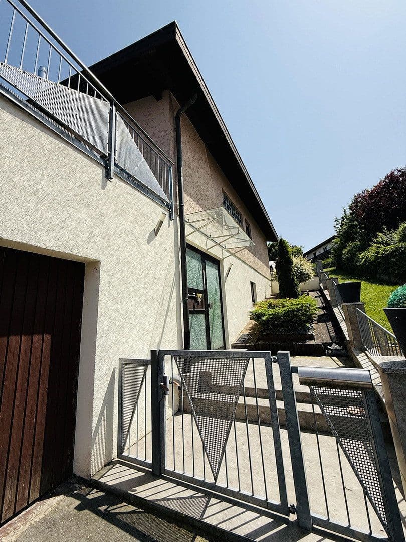 Prodej domu 250 m², pozemek 1.100 m², Lauda-Königshofen, Bádensko-Württembersko Prodej domu 250 m², pozemek 1.100 m², Lauda-Königshofen, Bádensko-Württembersko